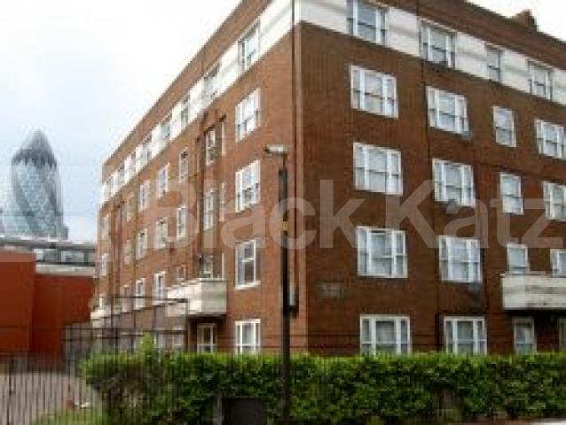 			2 Bedroom, 1 bath, 1 reception Flat			 Old Castle Street, SPITALFIELDS / ALDGATE 